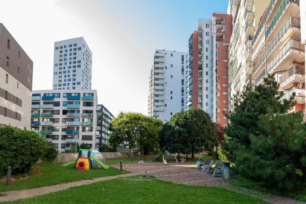 Grape Apartment Bratysława Zewnętrze zdjęcie