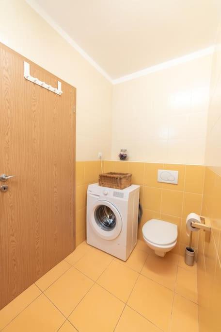Grape Apartment Bratysława Zewnętrze zdjęcie